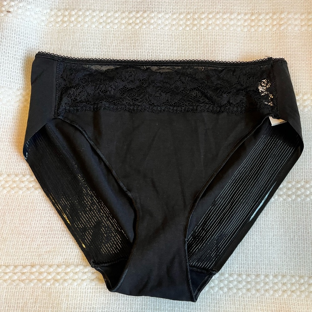 Soma Vanishing Edge Panties. NWT